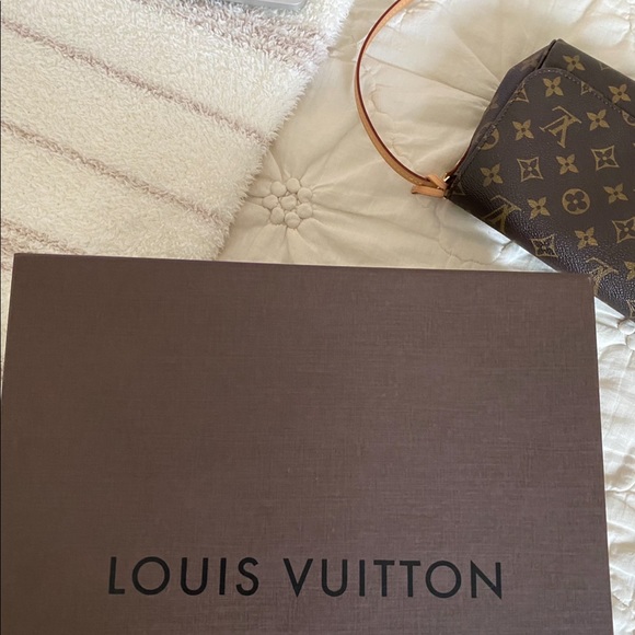 Louis Vuitton Favorite MM - Picture 8 of 10